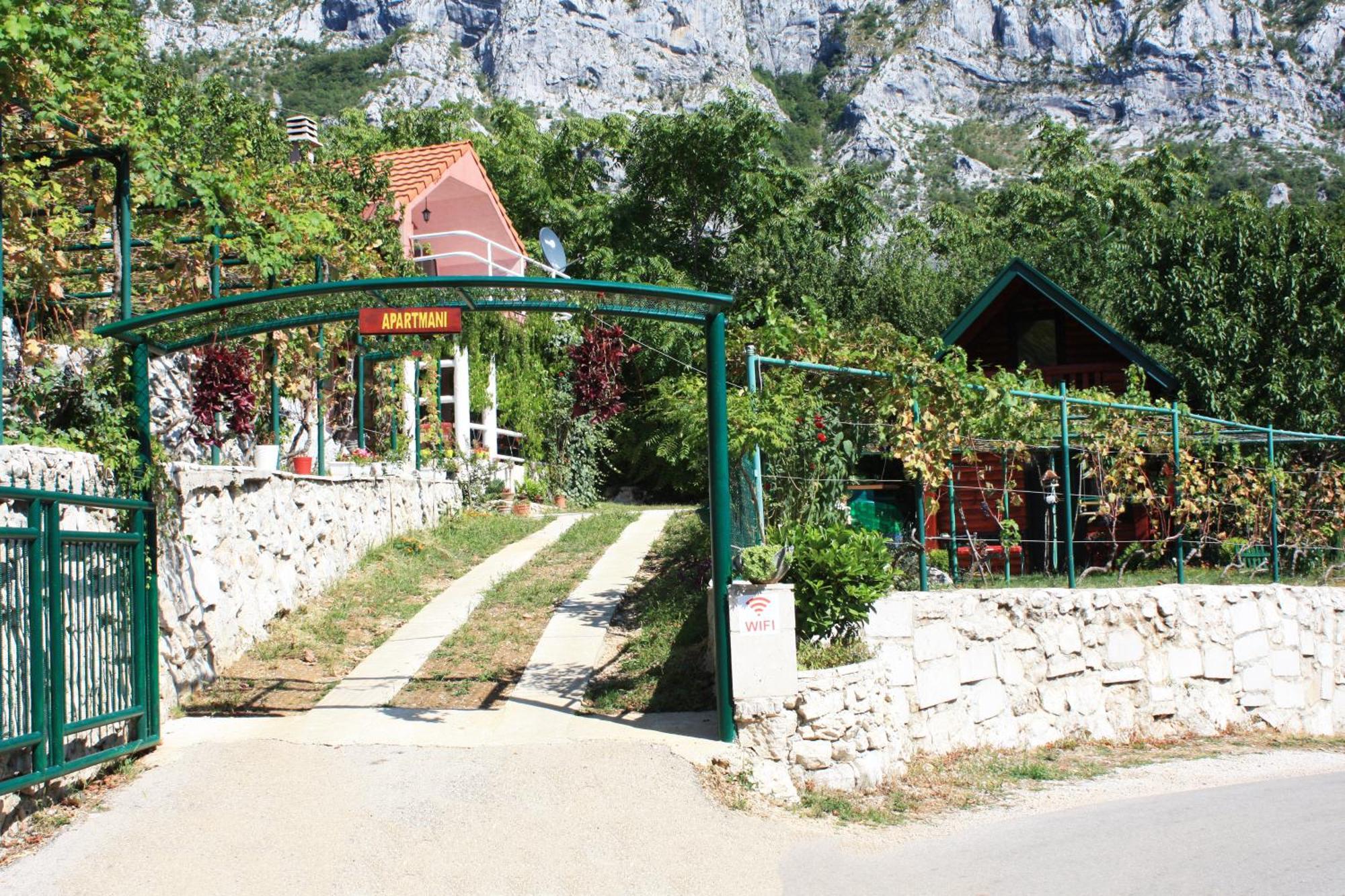 Holiday Village Ostrog Niksic Exterior photo